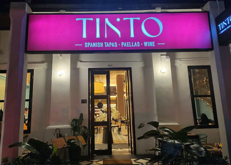 Entrance to Tinto