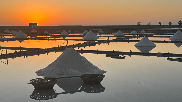 Salt hills gathered at the middle of each terraced field