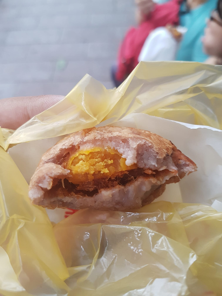 Savouring My Favourite Fried Yam Ball with Salted Egg Filling