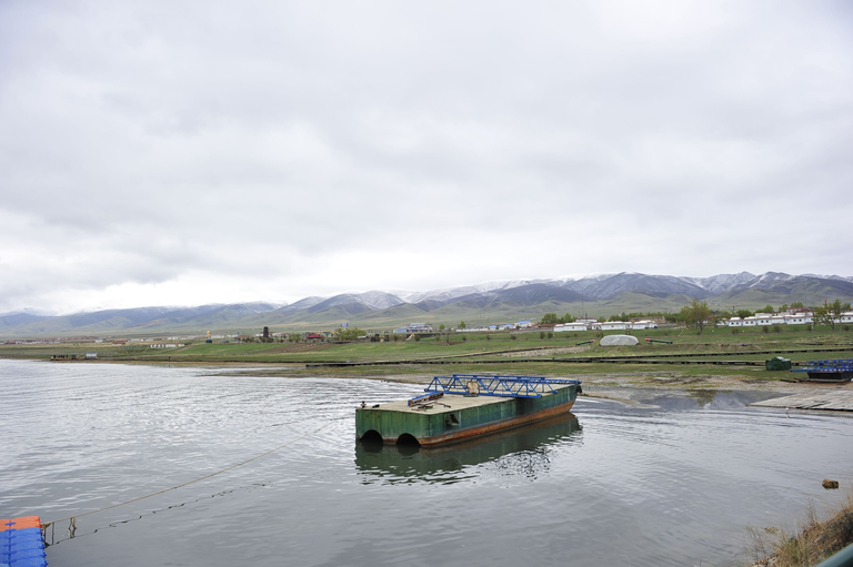 Cloudy day at Qinghai Lake