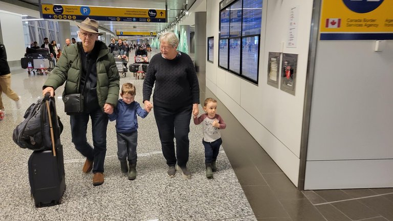 11-17_at_calgary_airport.jpg
