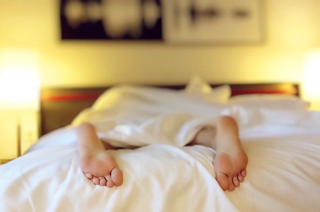 alonebedbedroomblur271897.jpg