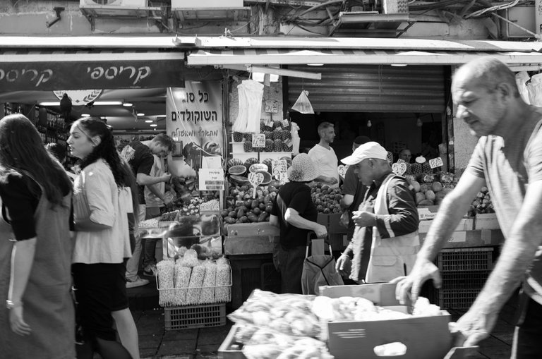 Sukkot_Market_Jerusalem_2022_by_Victor_Bezrukov-28.jpg