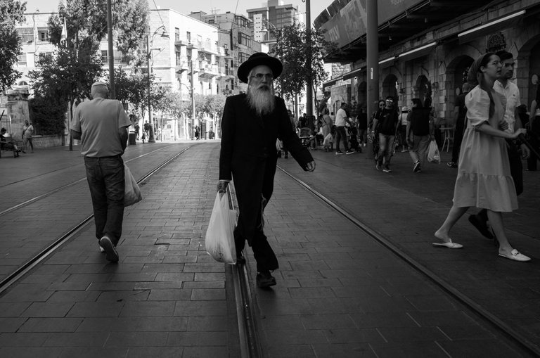 Sukkot_Market_Jerusalem_2022_by_Victor_Bezrukov-23.jpg