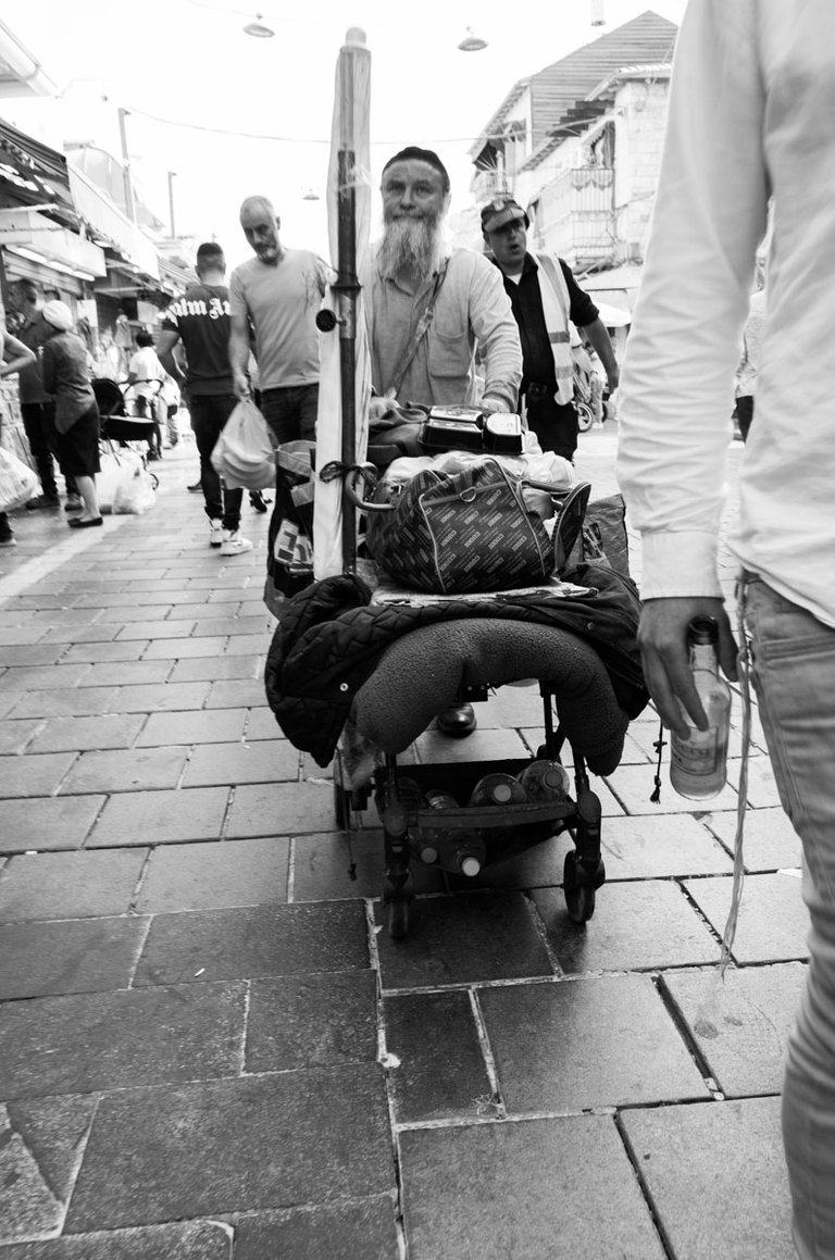 Sukkot_Market_Jerusalem_2022_by_Victor_Bezrukov-4.jpg