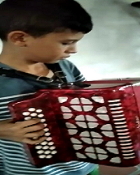 Esteban y su acordeon.png