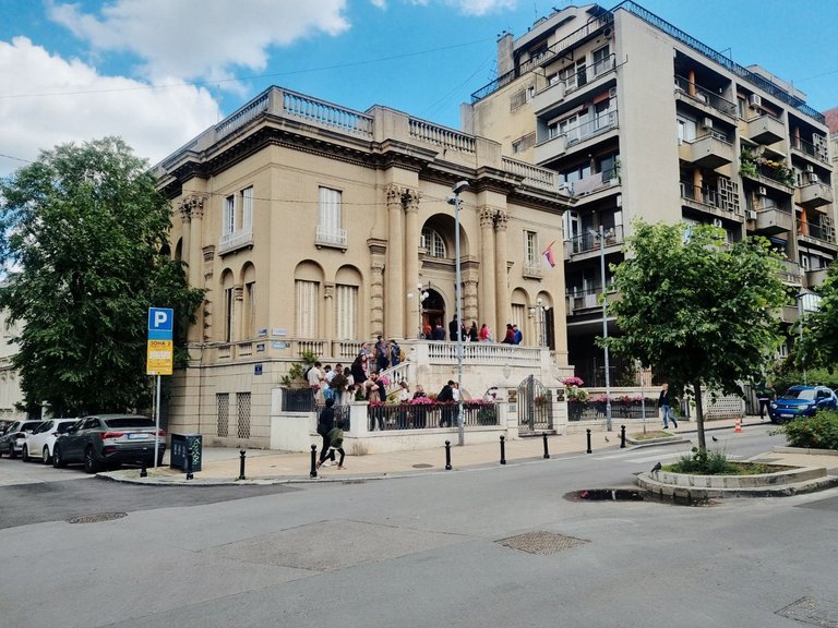 Queue in front of the Nikola Tesla museum in Belgrade. Who was Nikola Tesla (1856–1943)?