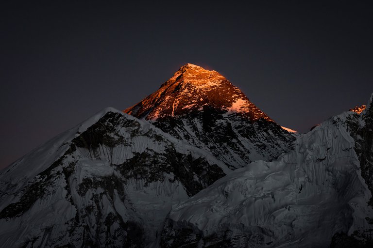 Everest_WEB.jpg