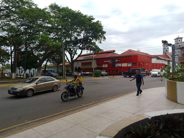 plaza miranda y parque ayacucho (7).jpeg