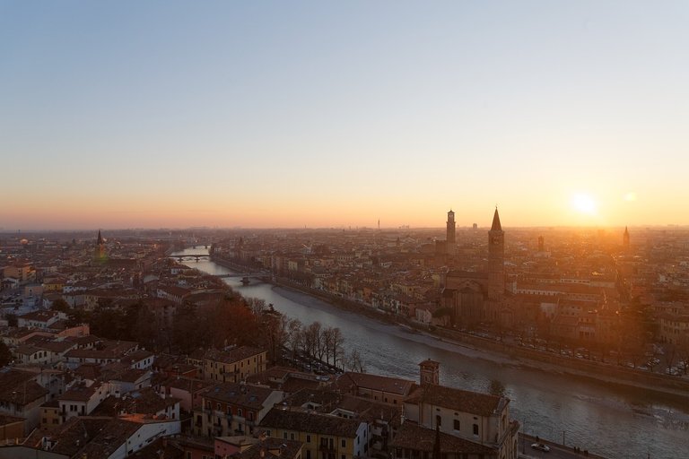 verona-2715059_1280.jpg