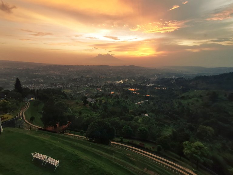 Panorama-Sore-Hari-di-Damar-Langit-Resort-Cisarua-Bogor.jpg