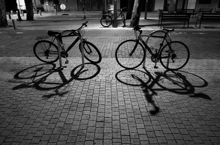 night_bicycles_2022_by_victor_bezrukov_1.jpg