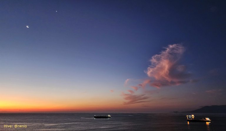 moon-venus-sea-001.jpg