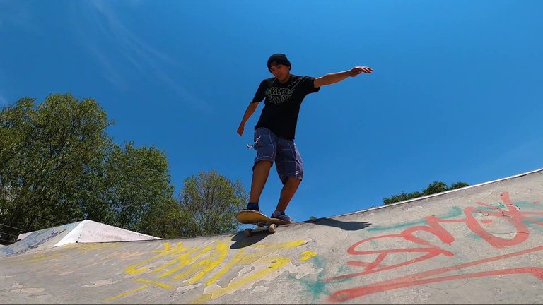 backside lipslide en salamanca_Moment.jpg