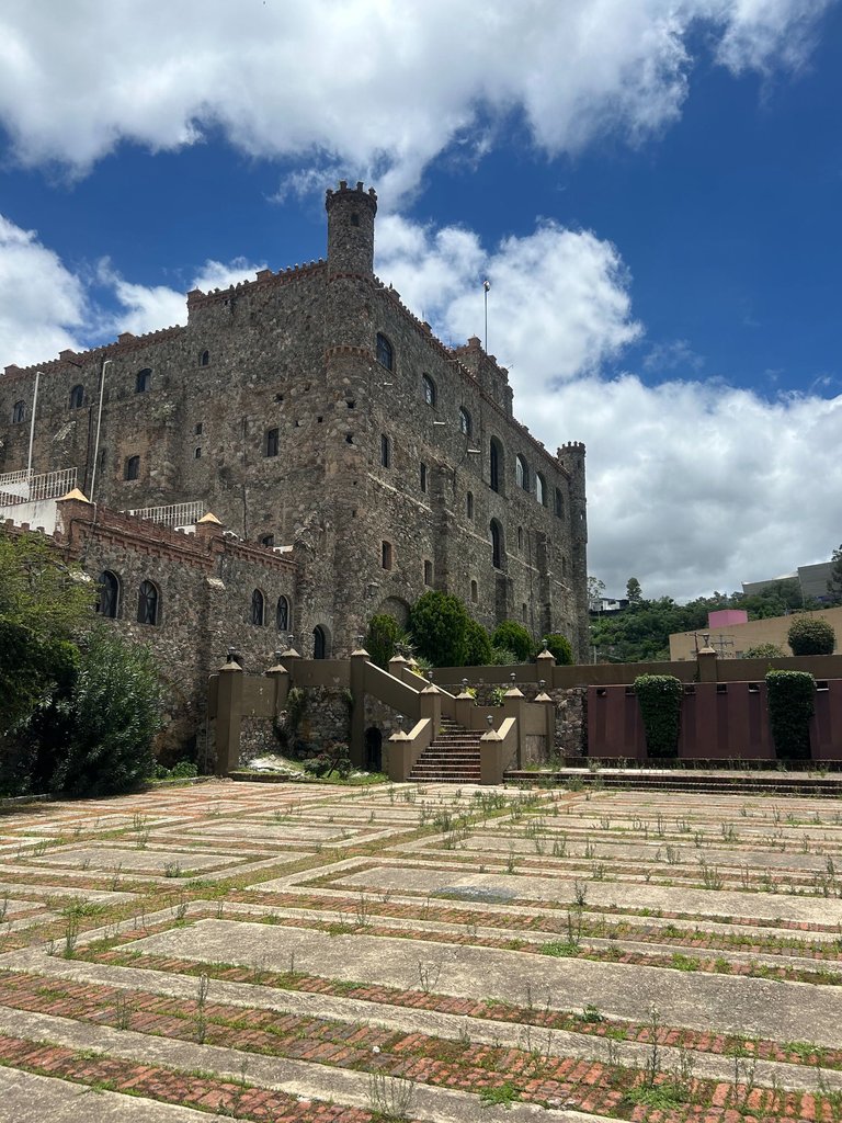 Santa Cecilia Castle