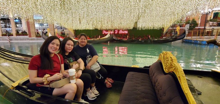 6. Gondola Ride (Start).jpg