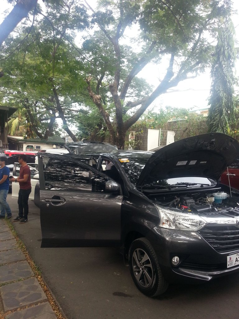 4. Cars on queue.jpg