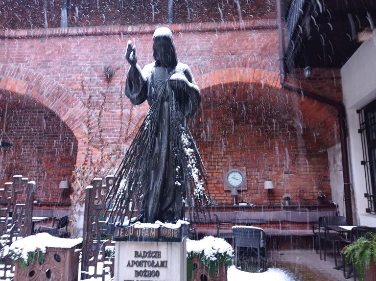 christ-in-snow.jpg