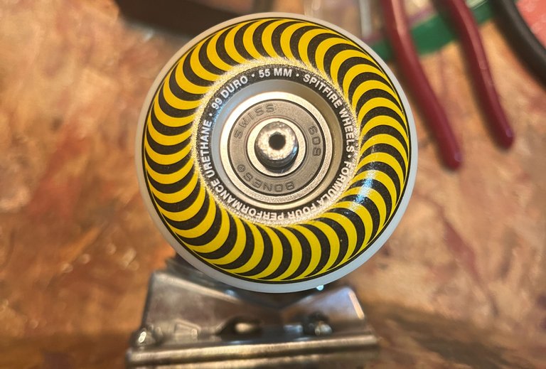 New spitfire classic 55mm with Bones Swiss ball bearings.