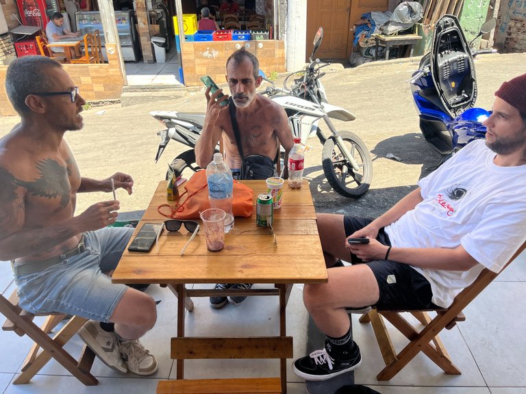 @tioverde had to take off, here we sit plotting our next move, while helping @marbalskate recover his private keys and get back on skatehive