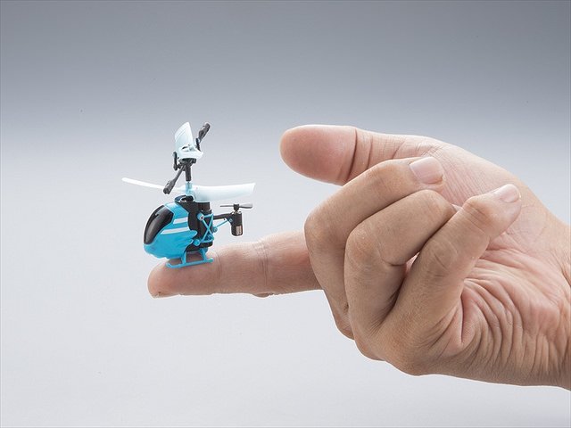 the-world-s-smallest-remote-control-helicopter-fits-on-your-finger-photo-gallery_5.jpg