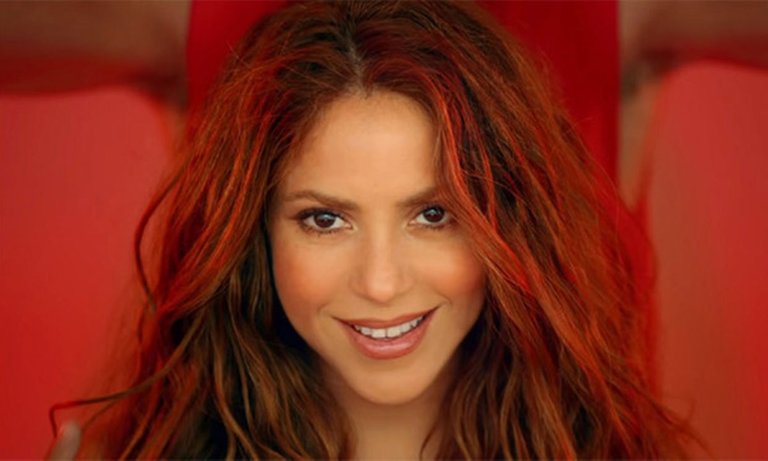 shakira-t.jpg