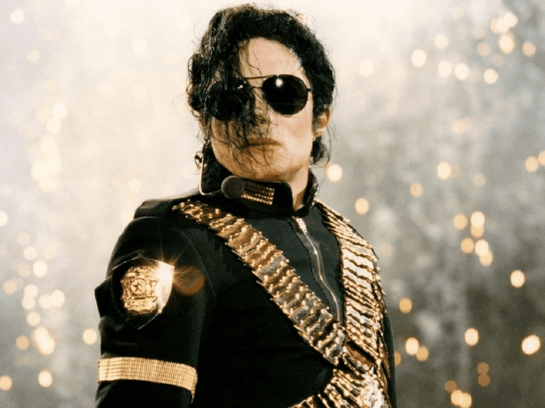 1michael-jackson_crop1619818274950.png_1114356575.png