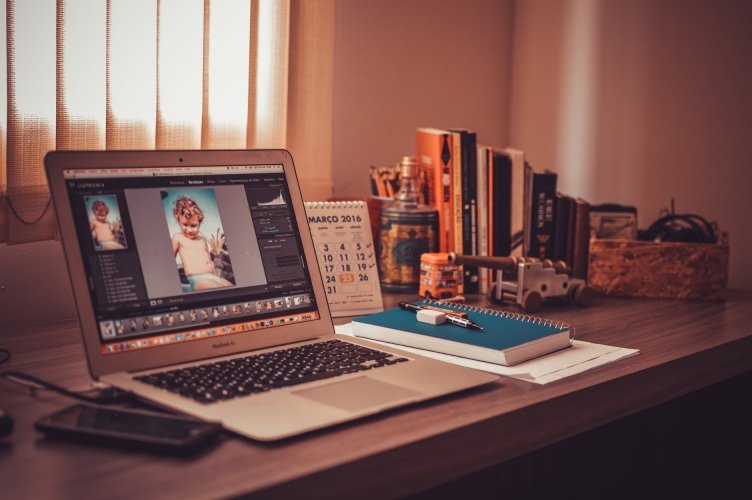 1586262225943221408PanduanMembuatRuangKerjaAlternatifdiRumahSaatWorkFromHome1.jpeg