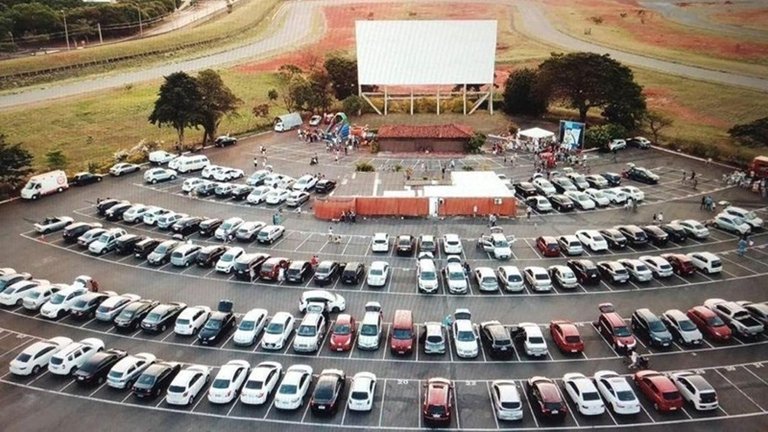 cine_drive_in_brasilia02.jpg