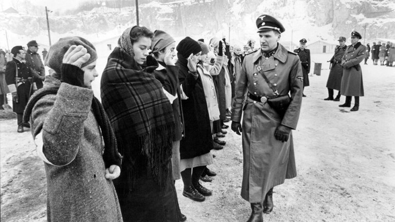 schindlers_list04.jpg