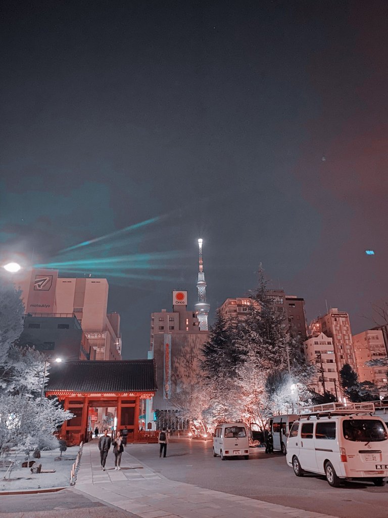 The Tokyo Skytree as seen from the temple grounds