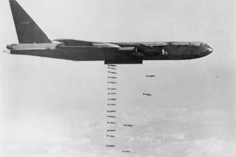 b-52d.jpg