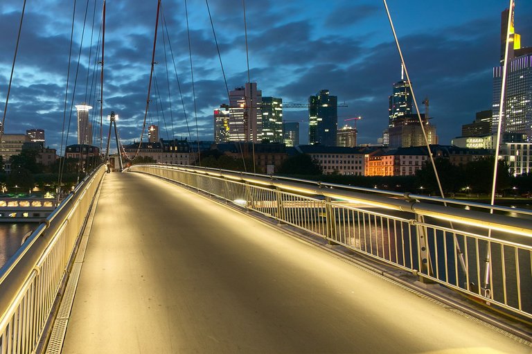 Skyline of Frankfurt 015.jpg