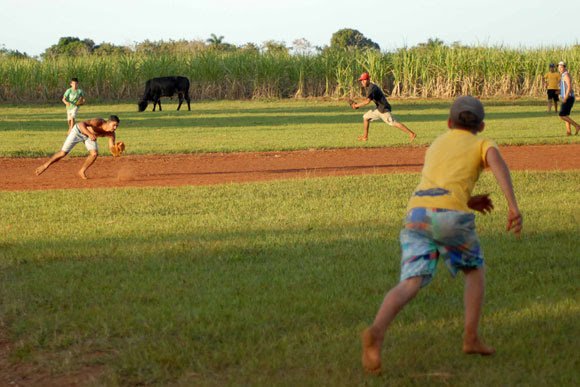 cuba-juego-pelota-placer-maniguera-06.jpg