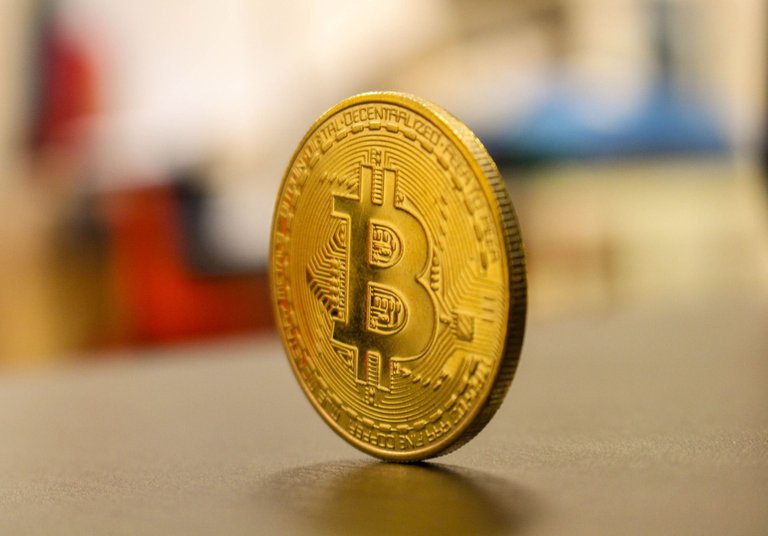bitcoin-gdc572b76b_1920.jpg