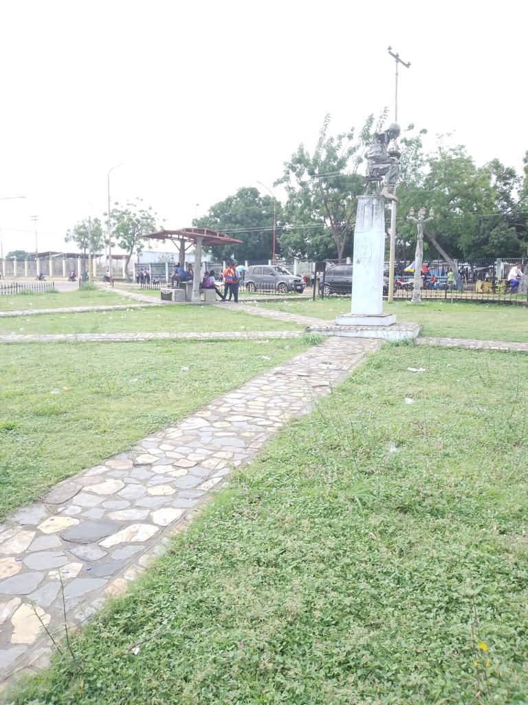 plaza2.jpg