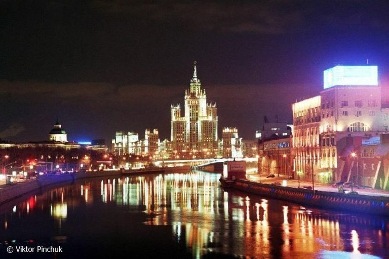 Moskva_(river).jpg