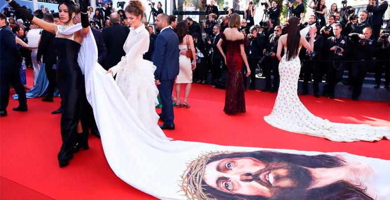 massiel-taveras-capa-cristo-cannes.jpg