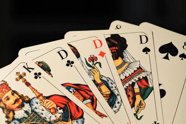 playing-cards-9322164_1280.jpg