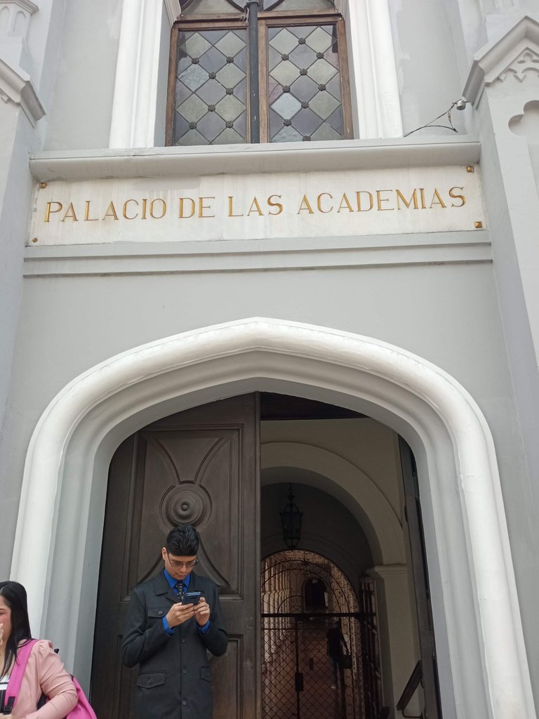 Palacio de las academias1.jpg
