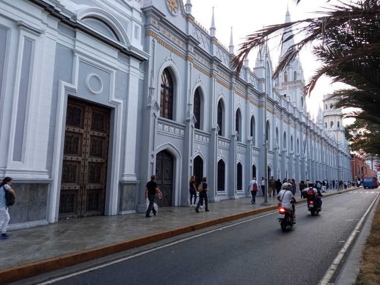 Palacio de las academias.jpg