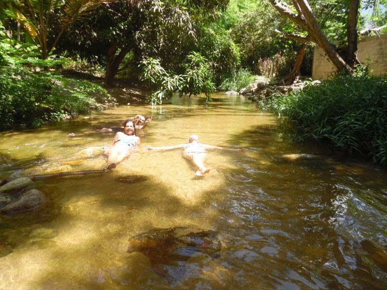 en el río choroní.jpg