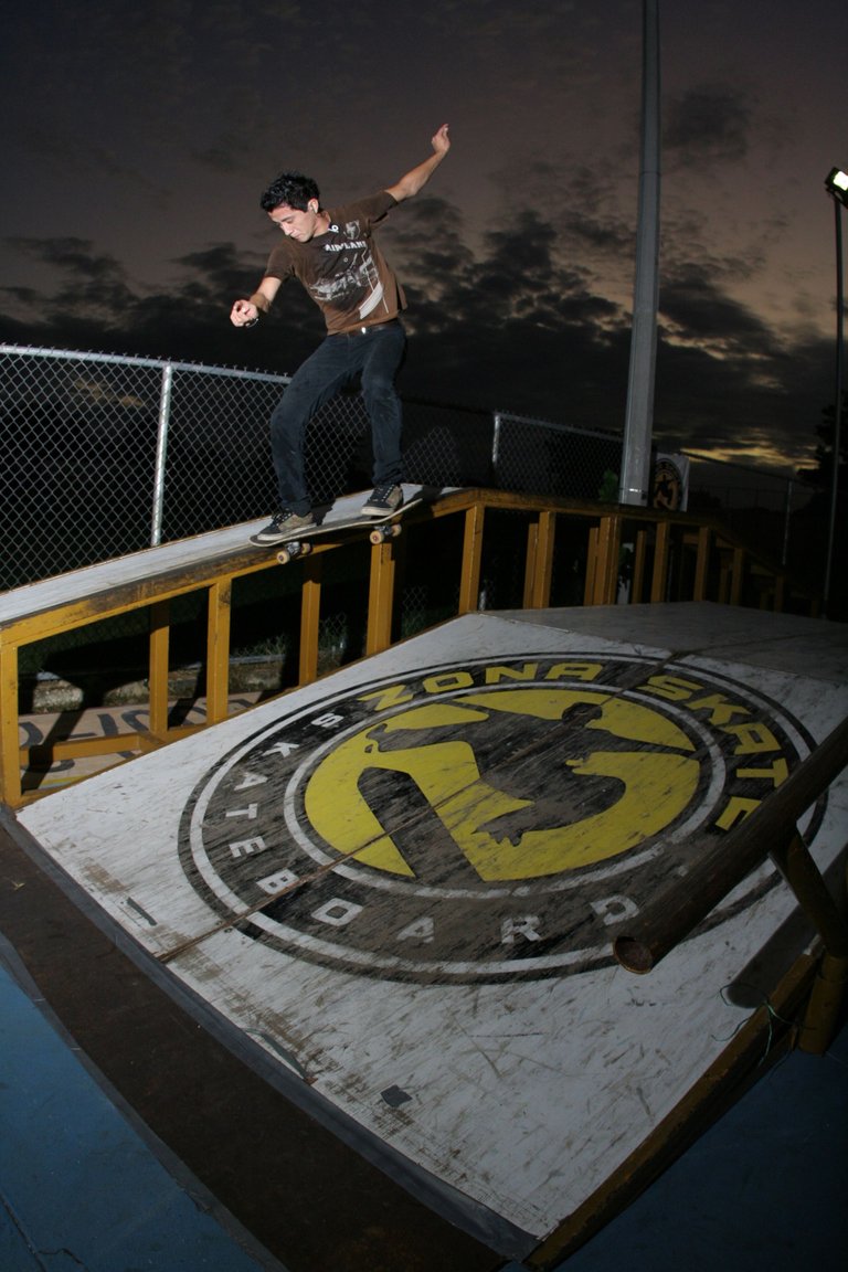 rene-noseslide-f-x.JPG