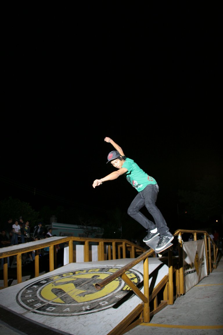 POLLO-FEEBLE-F-SJ.JPG