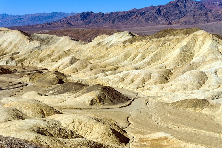 california_death_valley_rocks_and_mountains.jpg