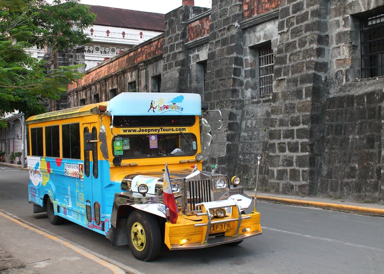Jeepney_in_Intramuros.jpg