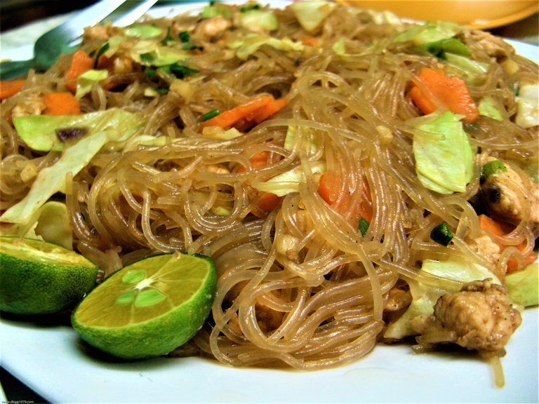 Pancit_bihon.jpg