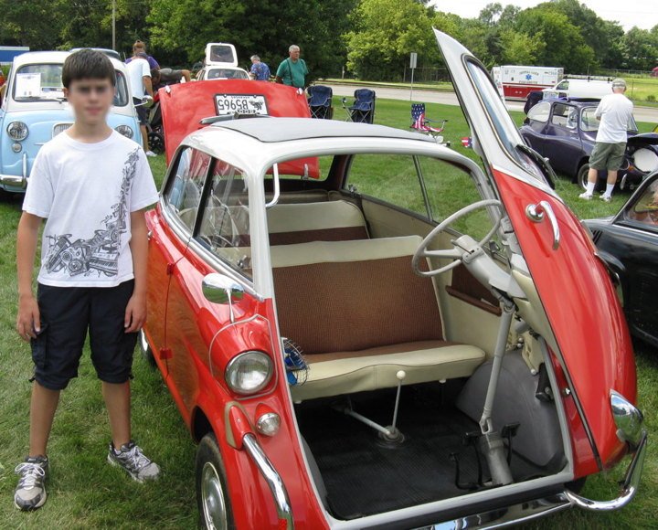 BMW_Isetta600_med.jpg