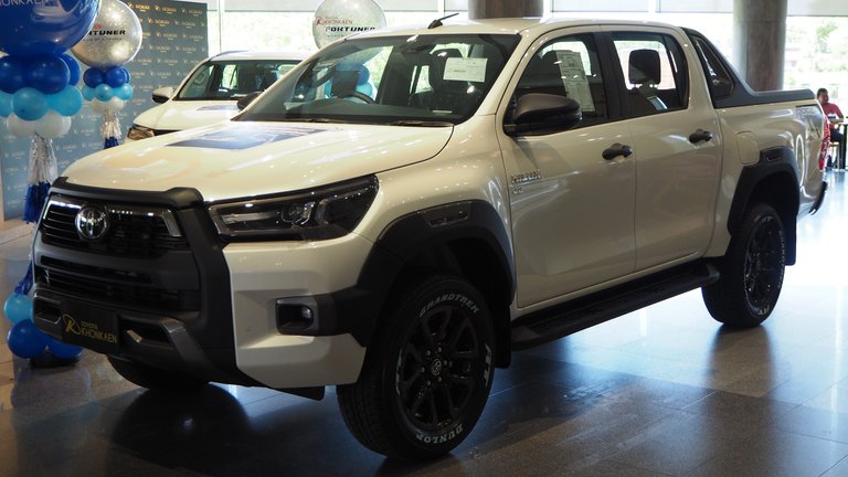 2020_Toyota_Hilux_Revo_4x4_DoubleCab_2.8_Rocco.jpg