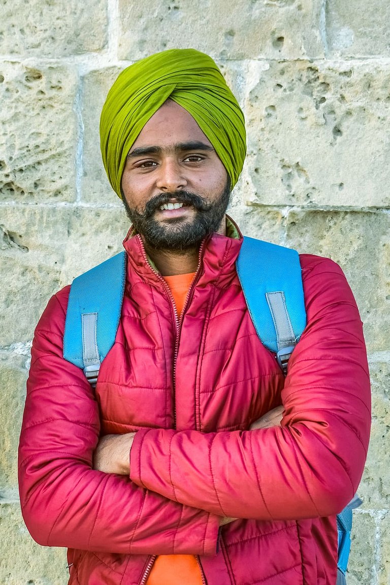 sikhindiaindianpeopleturbansikhismsmile.jpg